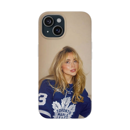 Sabrina Carpenter Pose