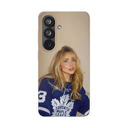 Sabrina Carpenter Pose